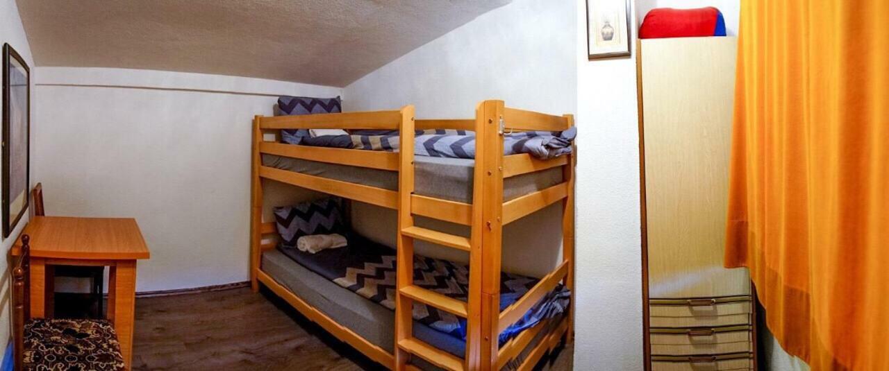 Kitka Hostel - Guest House Vratnica Dış mekan fotoğraf